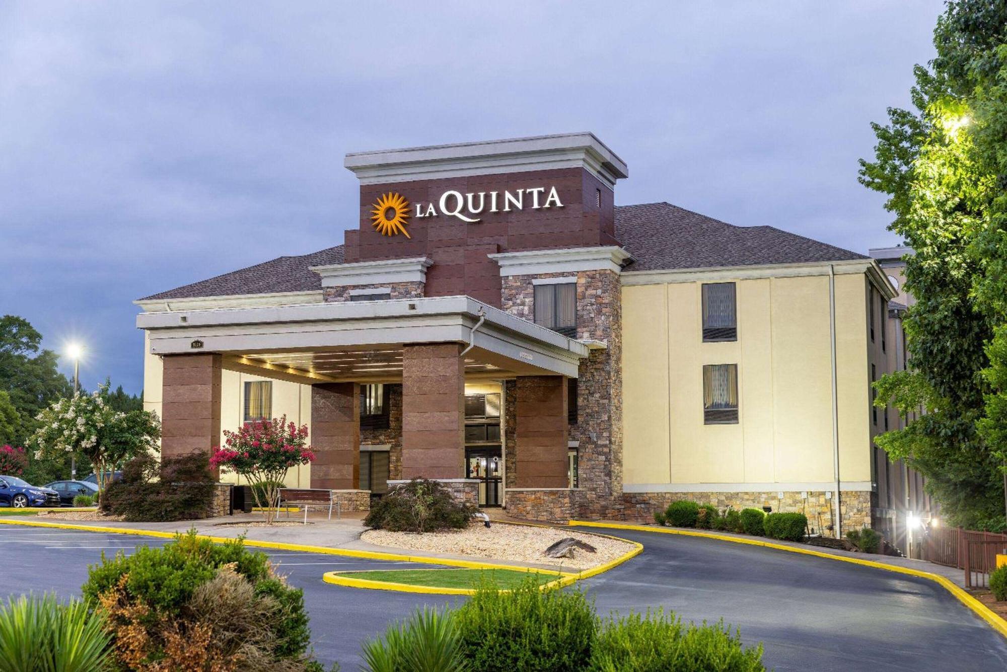 La Quinta By Wyndham Covington Hotel Exterior photo